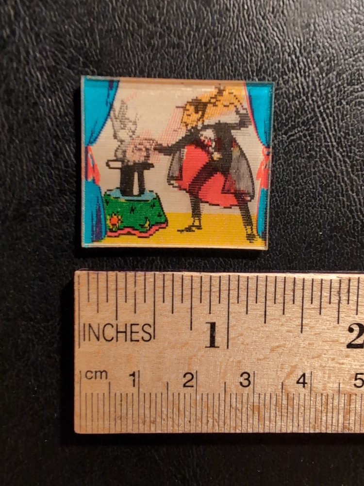 MAGIC LENTICULAR - Magician Pulls A Rabbit Out Of A Hat