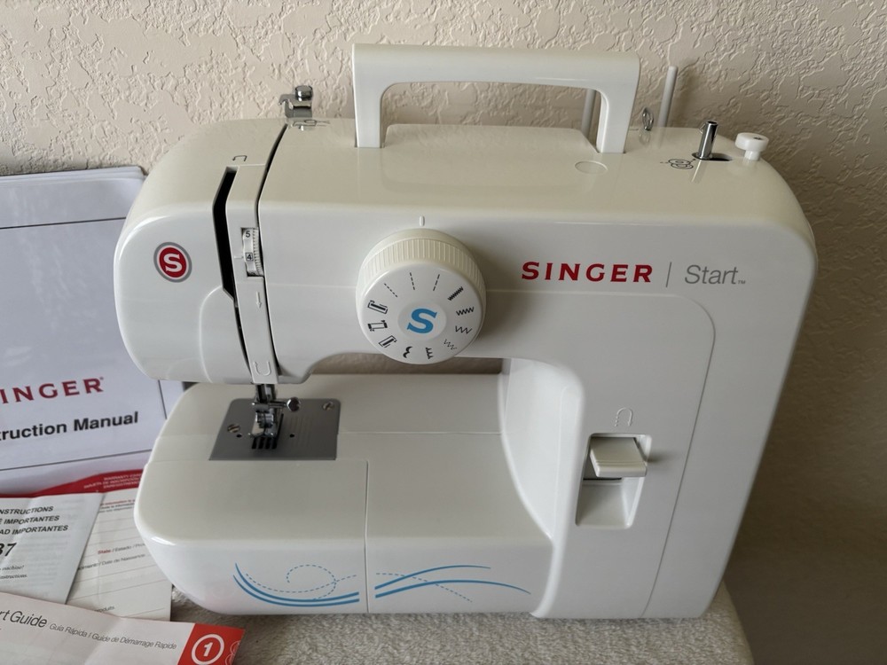 Singer Start 1304 Sewing Machine Full Function EUC! Tested Works Great !