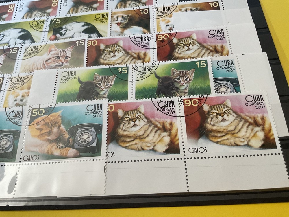 Cats on cancelled stamps B413