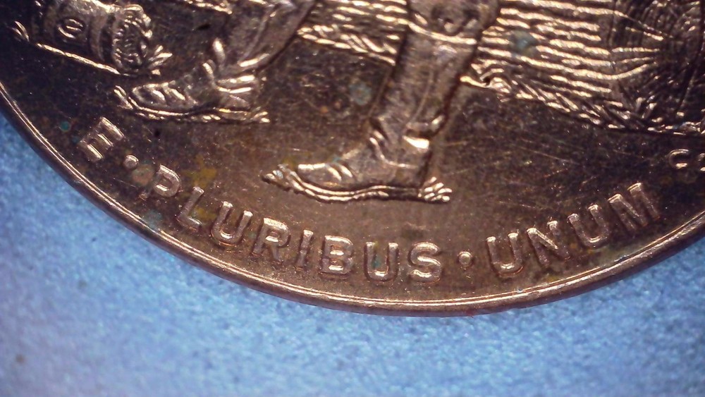 2009 Lincoln Bicentennial Cent Extra finger