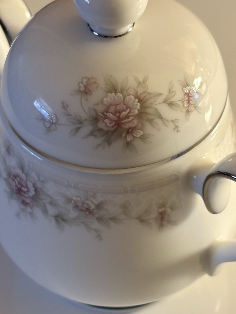 Noritake Thornton Collection Sugar Bowl & Lid - Pattern 3160 Japan
