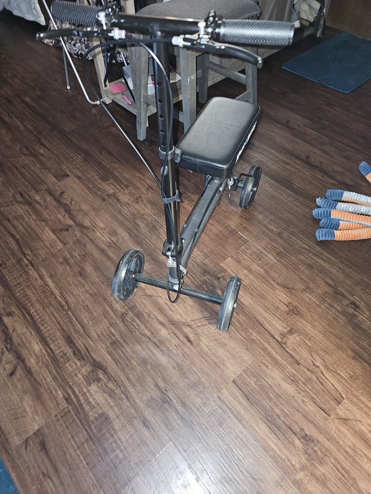 KneeRover Knee Scooter