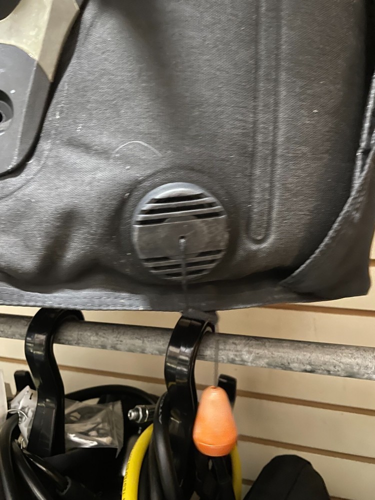 Used as is Aqualung WAVE BC NON INTEGRATED