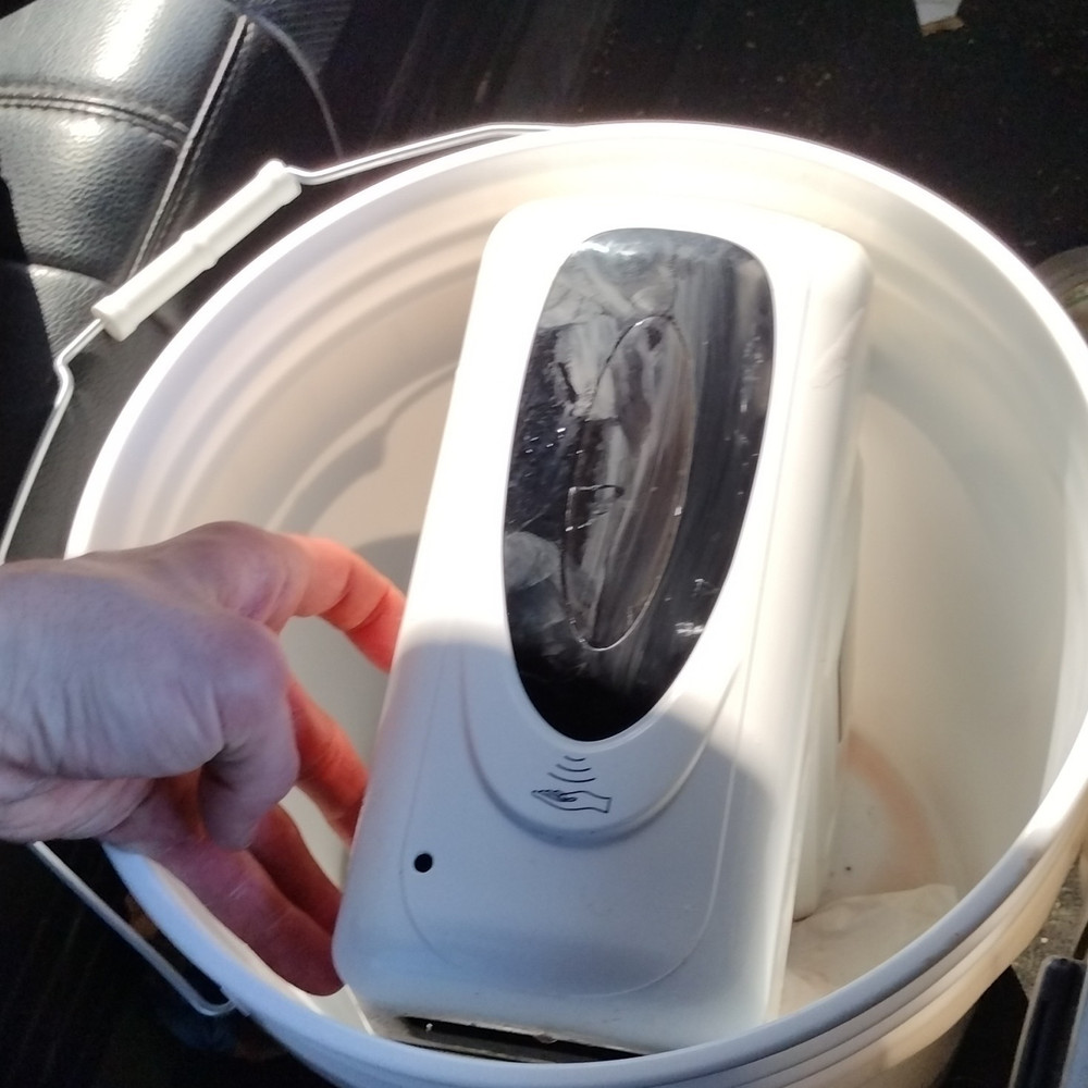 White Automatic Soap Dispenser with Sensor for Industrial Use