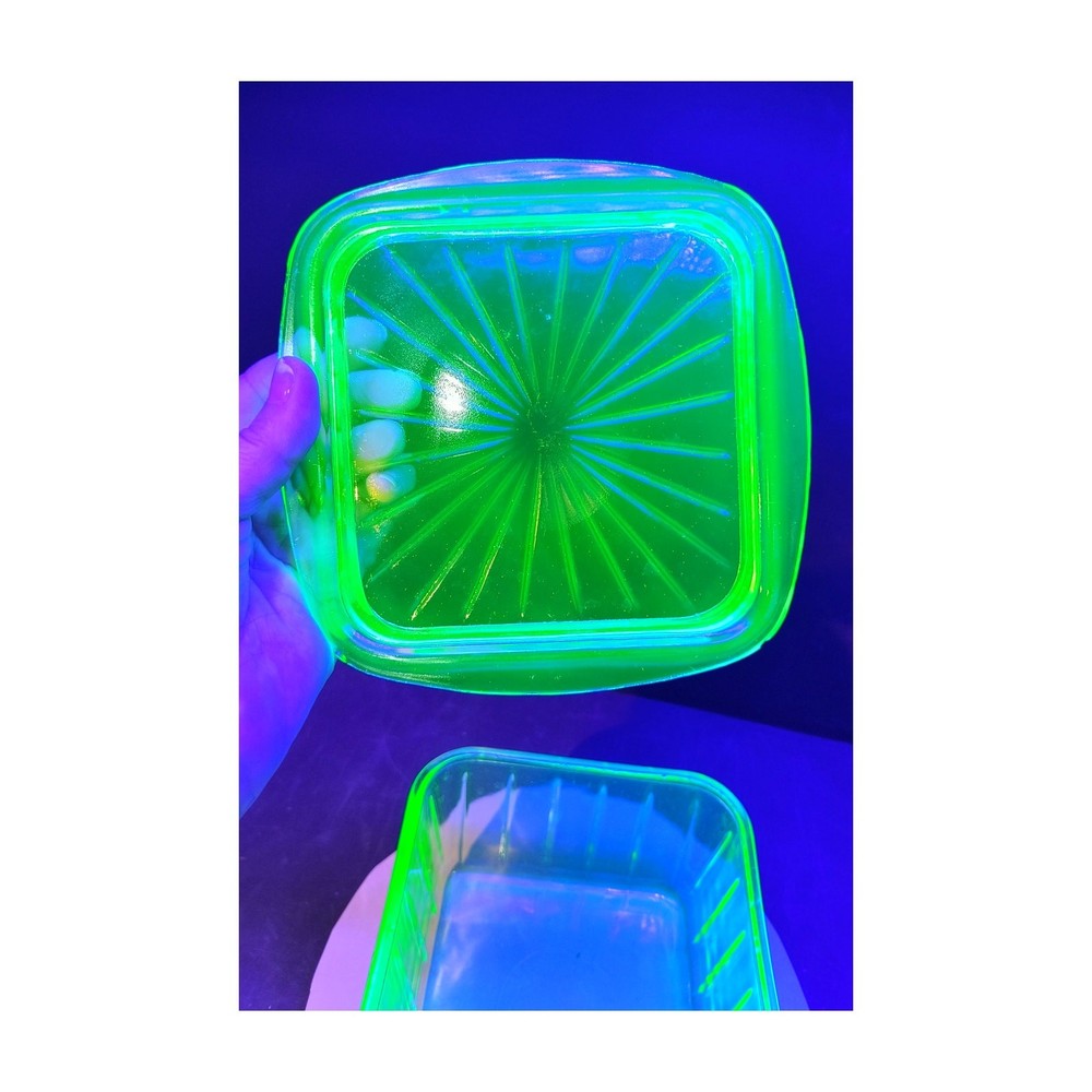 722. Fridge with Lid UV Reactive