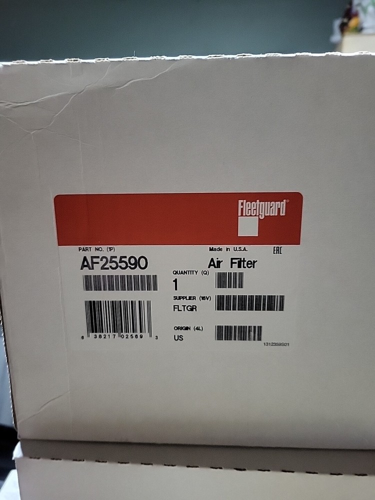 NOS Fleetguard AF25590 Air Filter