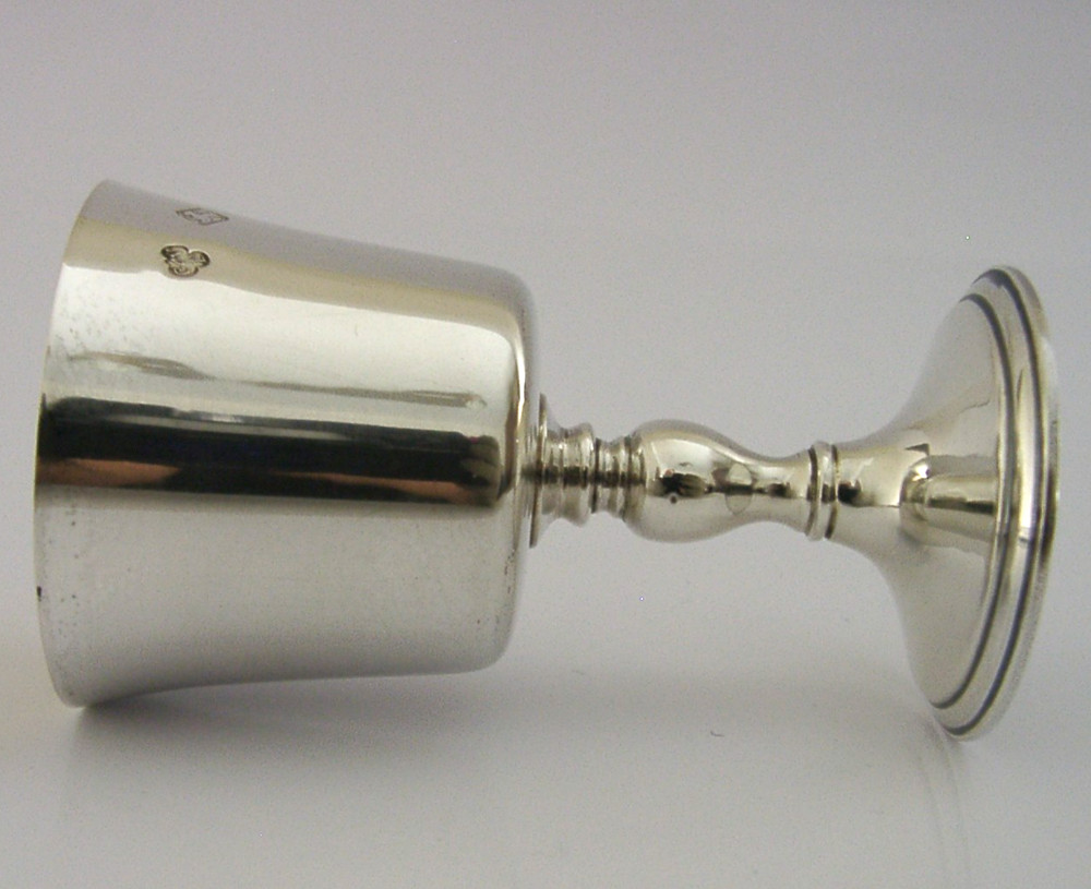 88g SUPERB MINT LITTLE SOLID STERLING SILVER GOBLET CHALICE CUP 1973 BARWARE