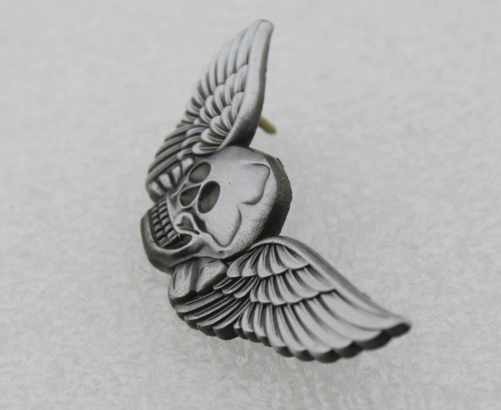 Wing Milton Death Skull Lapel Pin-Grey