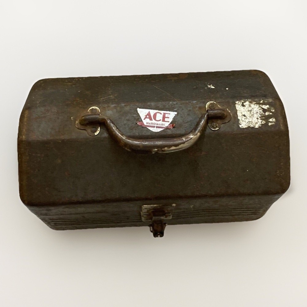 Antique Metal Toolbox/Tacklebox