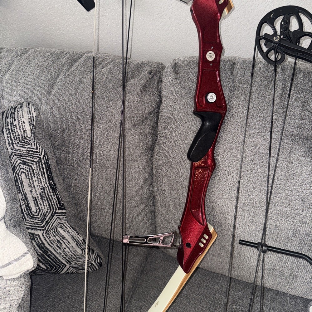 2- Bows 1-VINTAGE PSE COMPOUND 1-Barnett Archery Vortex READ Description