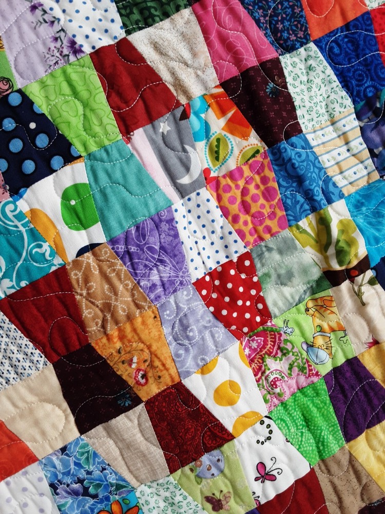 scrappy tumbler table runner