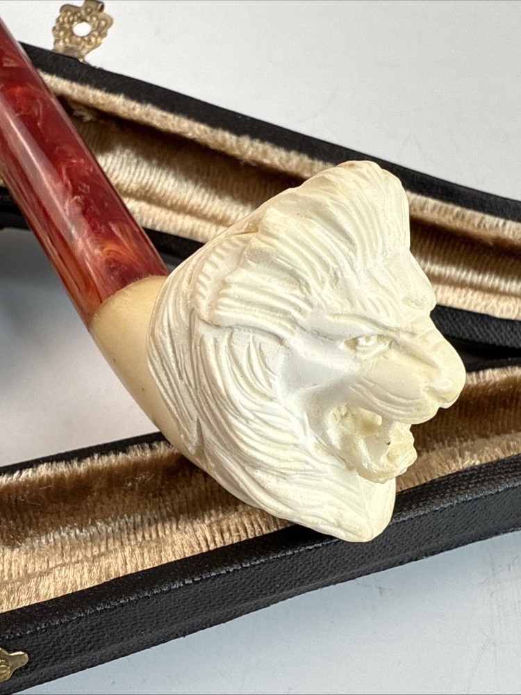 Handmade MEERSCHAUM w/ Case Lucite Stem Lion Shaped Pipe By H EGE Light Use
