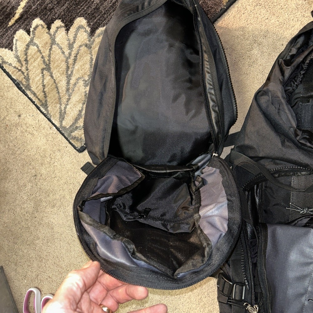 Outlander Extreme 80 Internal Frame Backpack W Attached Day Pack GUC