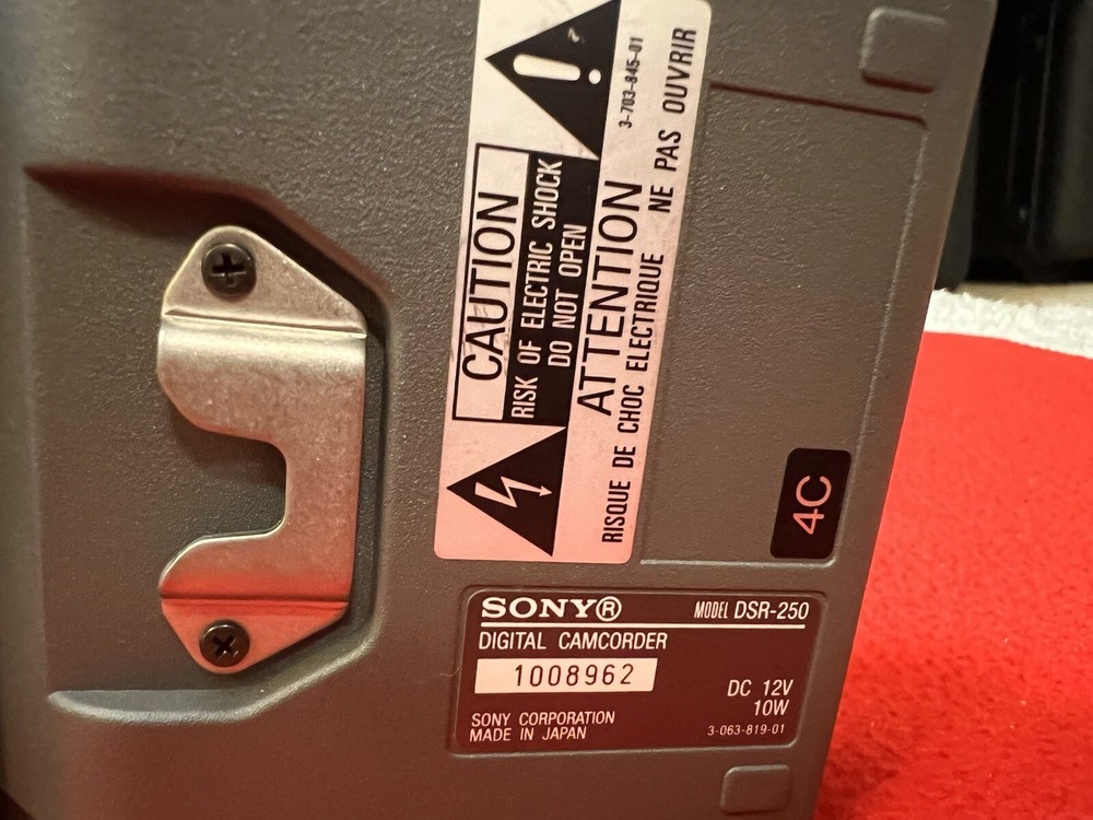 Mini DV-DVCAM Camcordes Sony DSR250