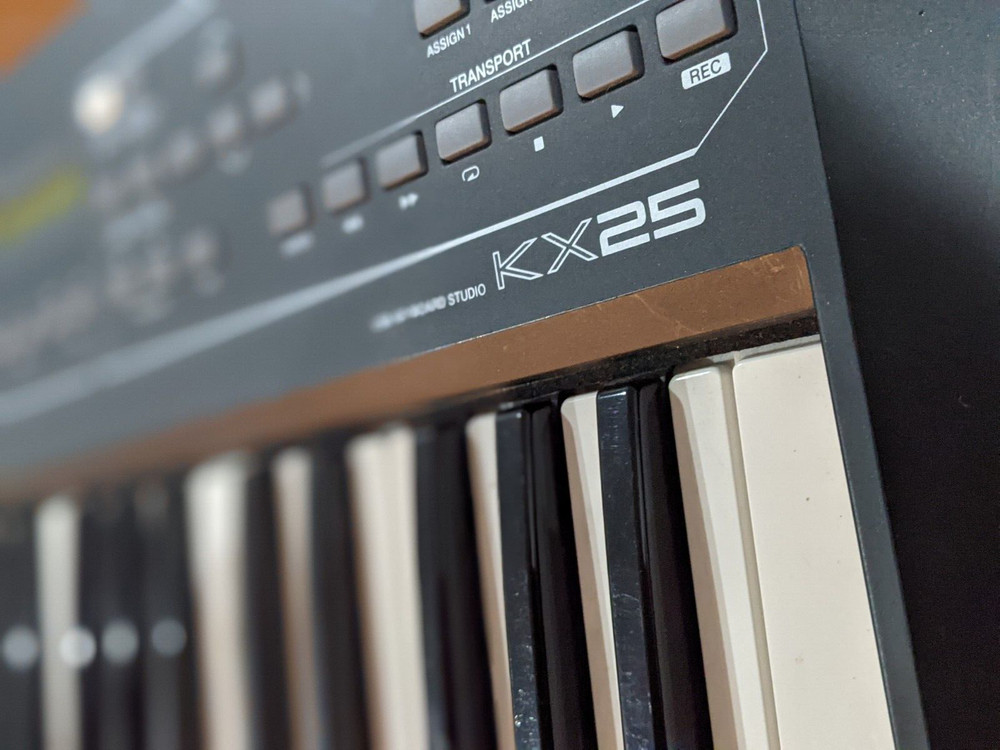 ꙮ YAMAHA KX25 USB MIDI Studio Controller 25-Key Keyboard