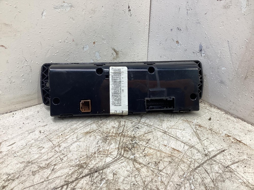 2008-2022 Freightliner CASCADIA Heater A/C Temperature Controls - Used