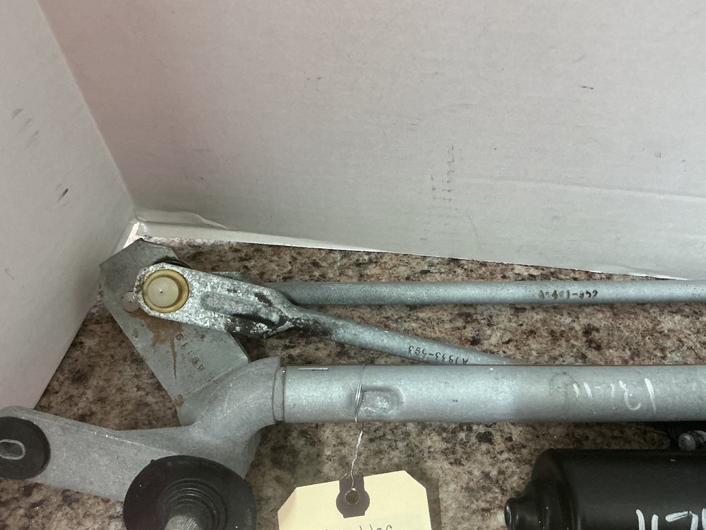 2012 cadillac srx wiper motor w/ linkage