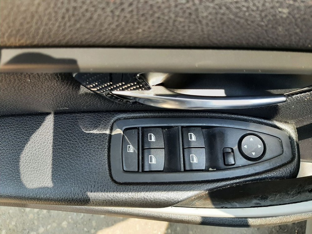 320I 2014 High Mounted Stop Light 1002107