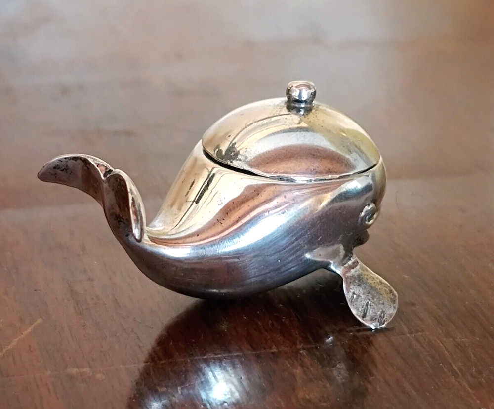 800 silver miniature Shark with lid, very bad!