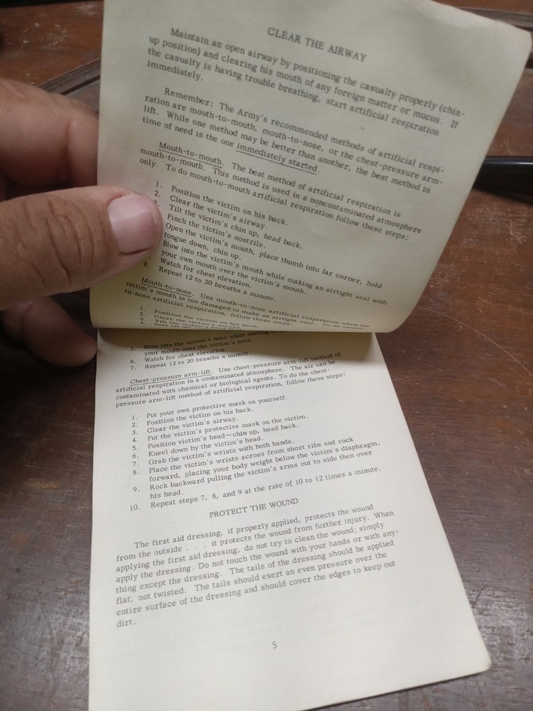 1967 Army First Aid Booklet