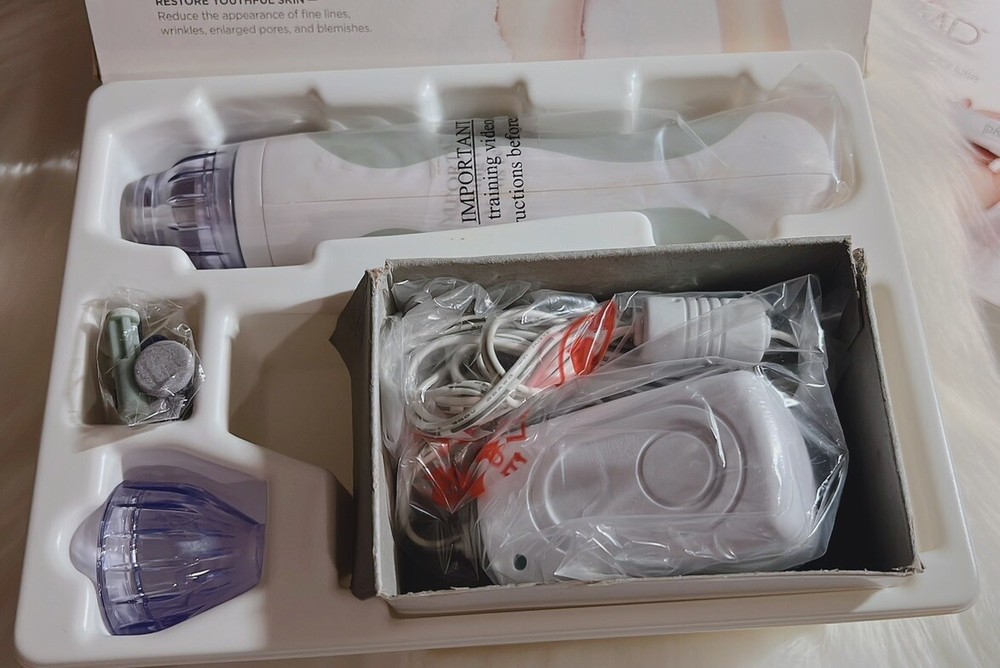 PMD Personal Microdermabrasion Machine with Kit & CD-(New In Box)
