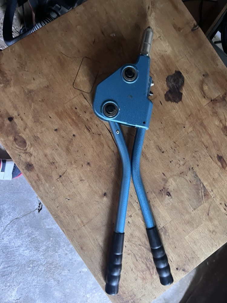 Big daddy Hand Riveter