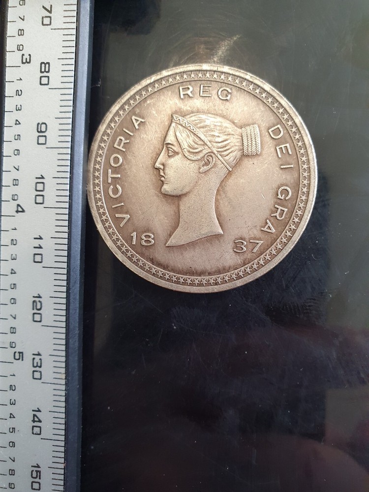 GB QV (1837) PATTERNED CROWN REPRESENTATION