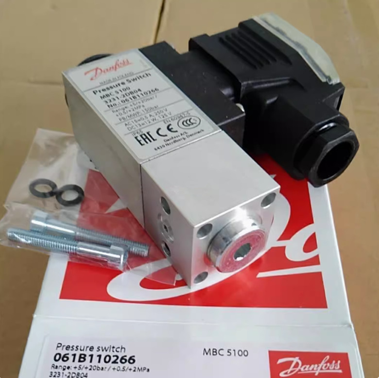 1pcs Danfoss MBC5100 061B100266 sensor