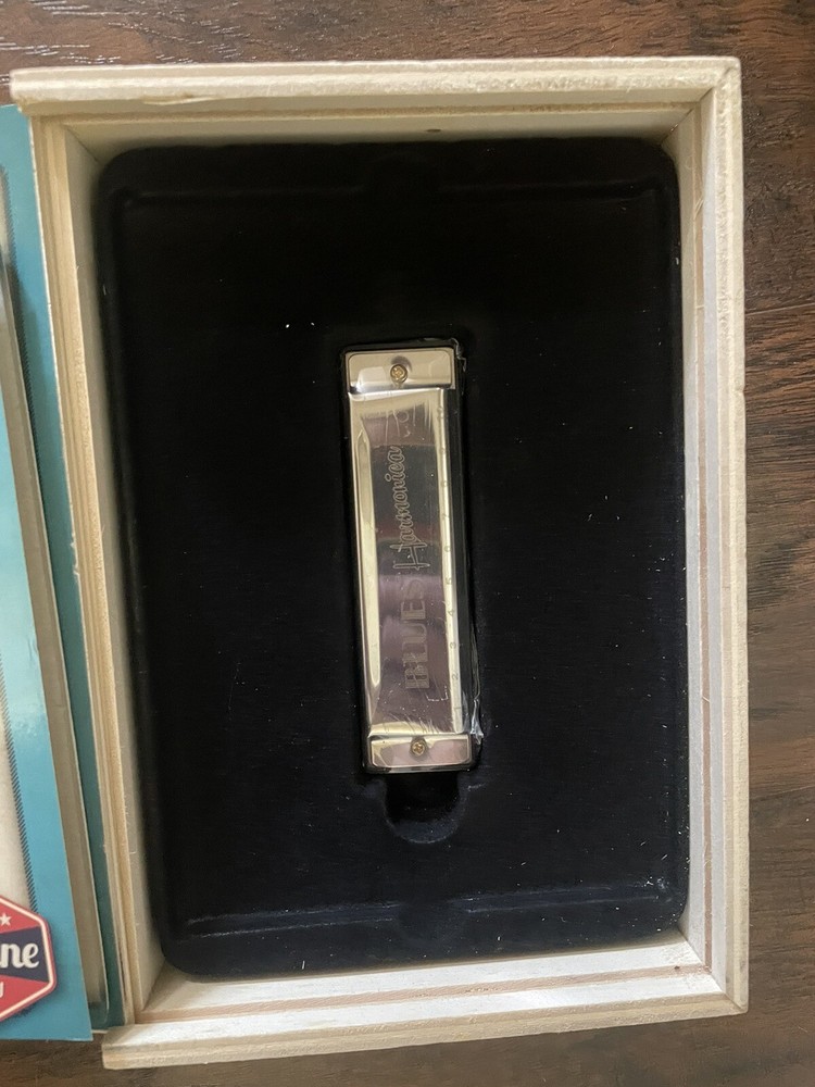 Learn Harmonica (Wooden Kit) - Hinkler