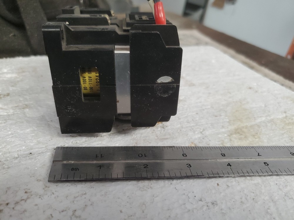 Yaskawa HC-4E2 Dual 3-phase Contactor