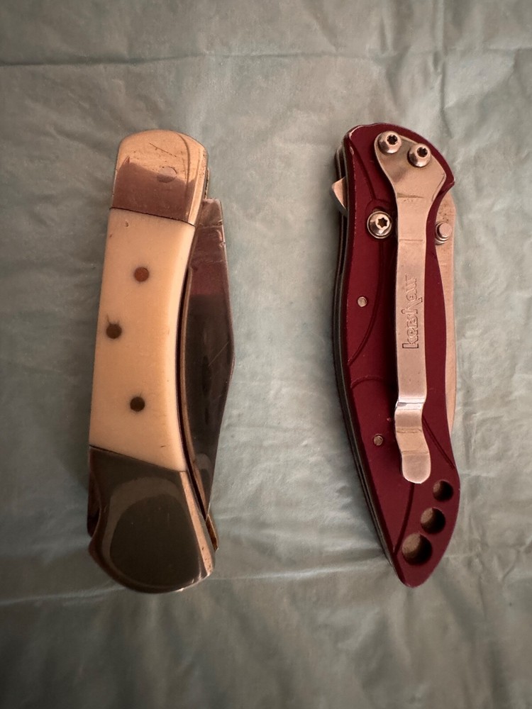 POCKET KNIFES, CONVENIENT, GOOD CONDITION, SO NICE, LIGHT.