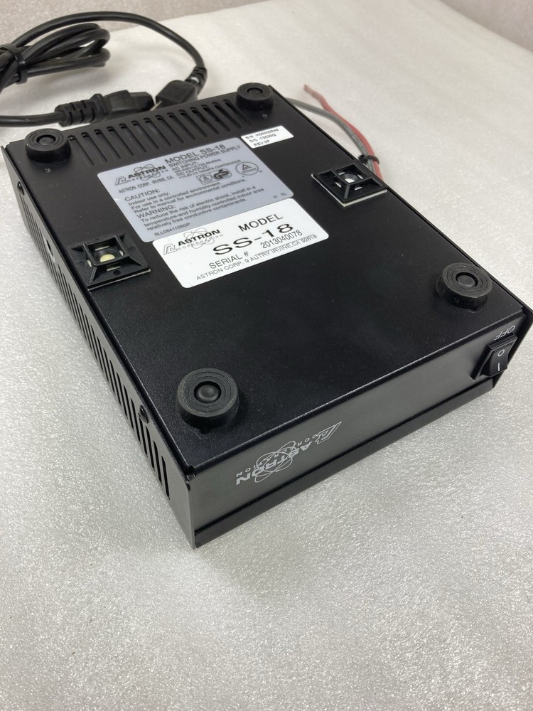 ASTRON SS-18 15 Amp Continuous Power Supply