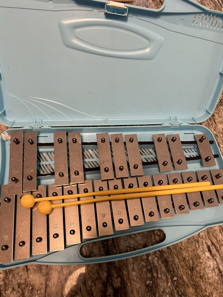 Lyons 25-Note Xylophone (Glockenspiel) with Case