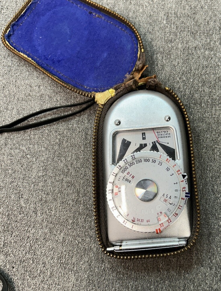 Vintage Sekonic Auto-Leader Model 38 Light Meter
