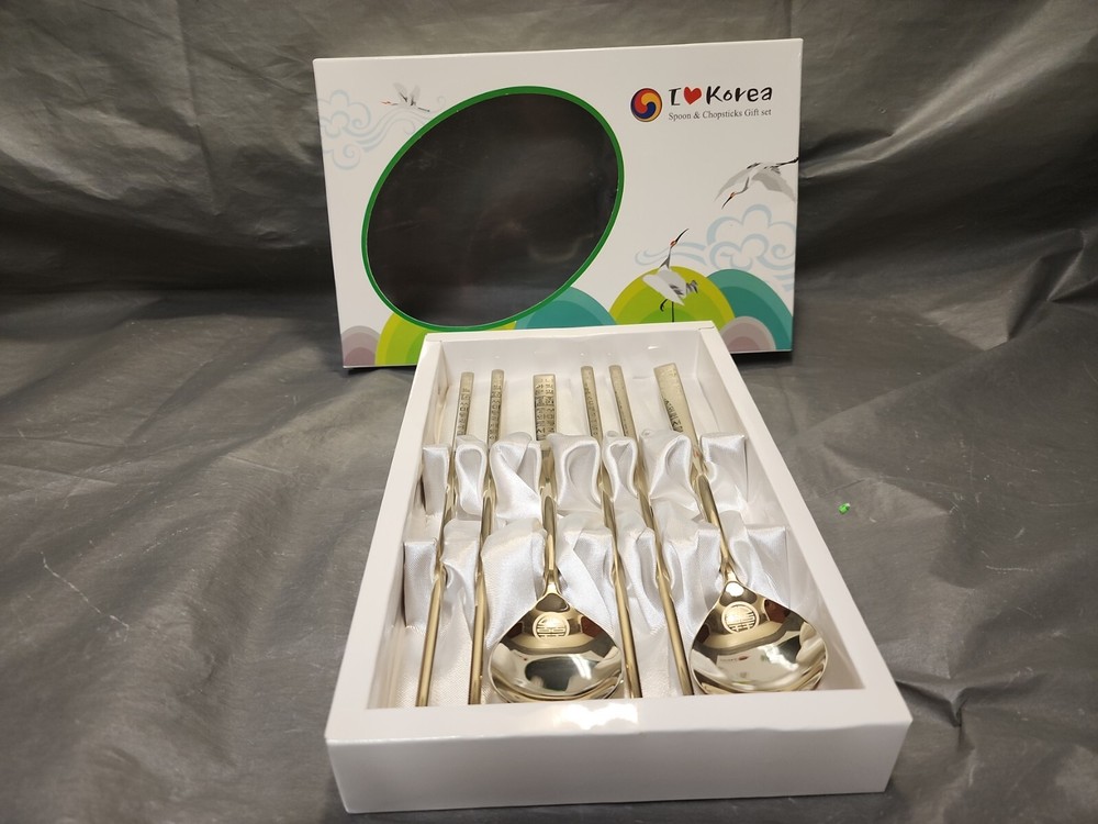 Chopsticks and spoon gift set. New/ open box. BEAUTIFUL SET