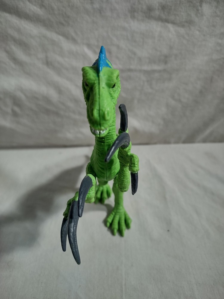Dinasaur kids connection green raptor used 7" tall