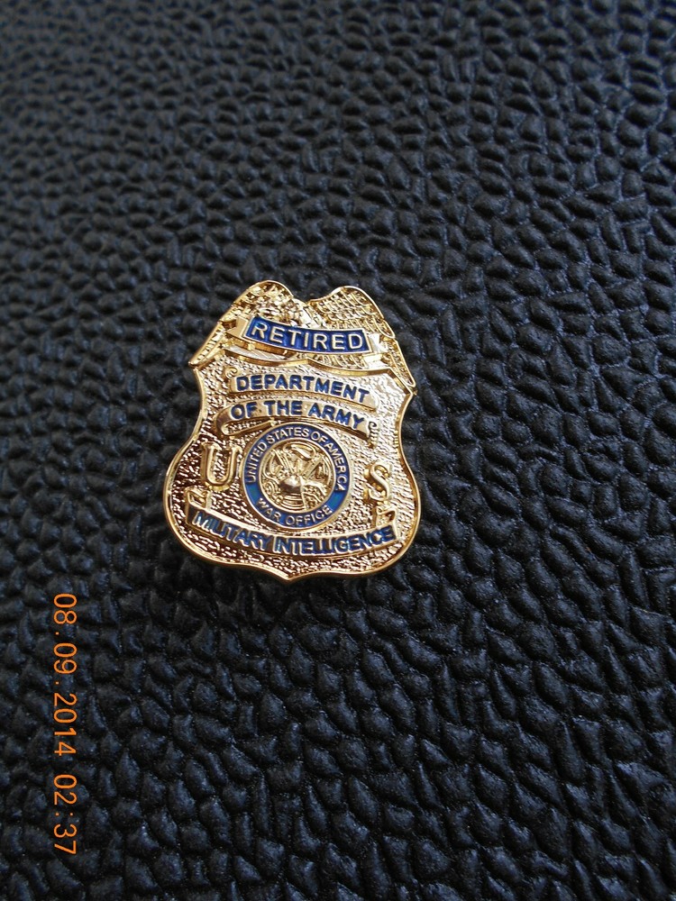 US Army COUNTERINTELLIGENCE (ACI) "RETIRED" Badge. Without pins