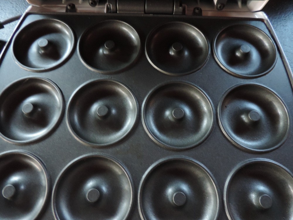 Electric Stonewall Doughnut Maker Excellent Condition