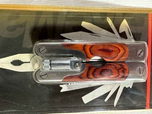 BikeMaster Wood Handle Multi Tool FHA10