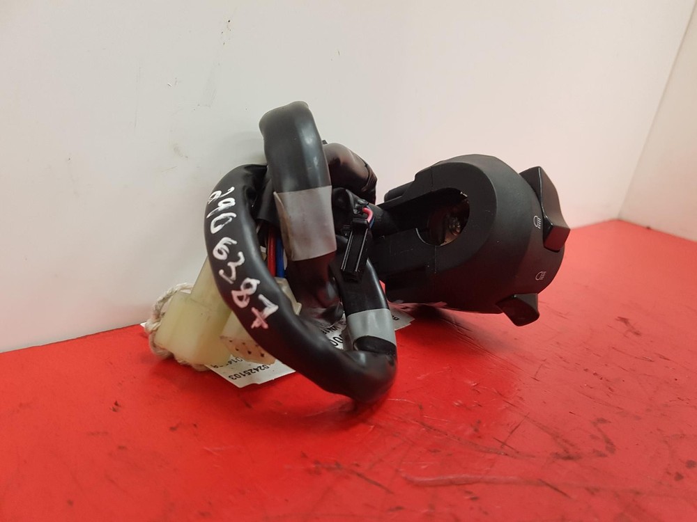 2018 YAMAHA MT 125 LEFT SIDE INDICATOR SWITCH