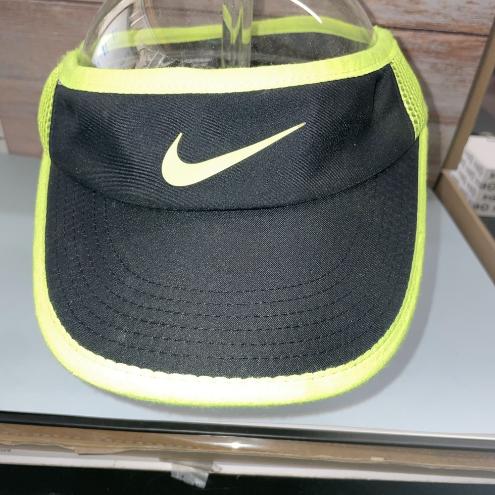 Nike Featherlight Women's Running Visor Black/ Green