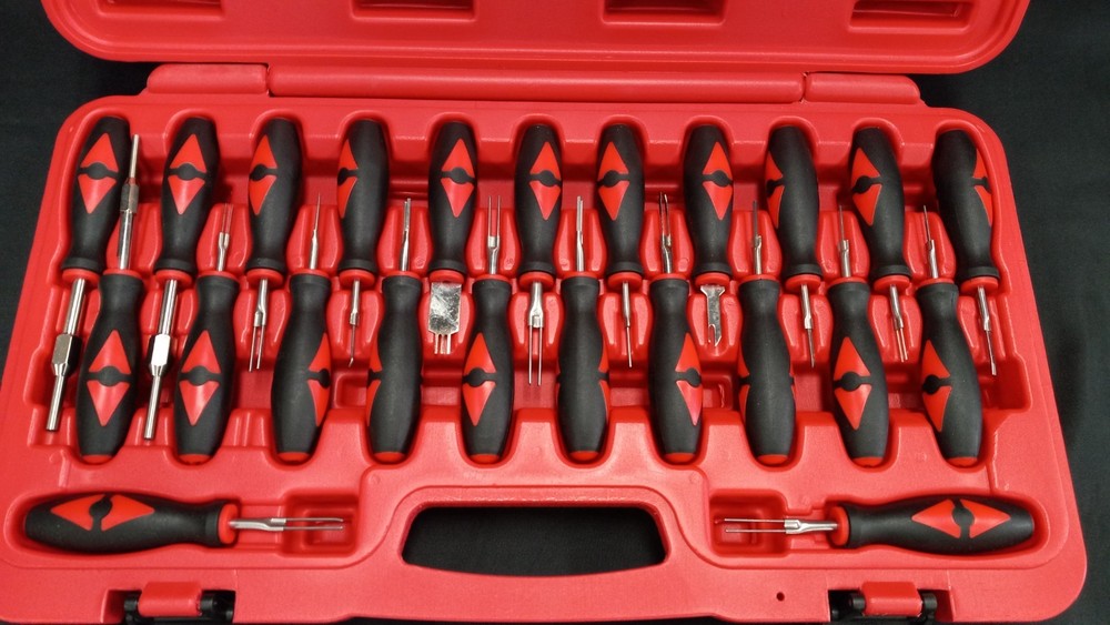 Mac Tools TT95839 23-PC. Universal Terminal Tool Kit