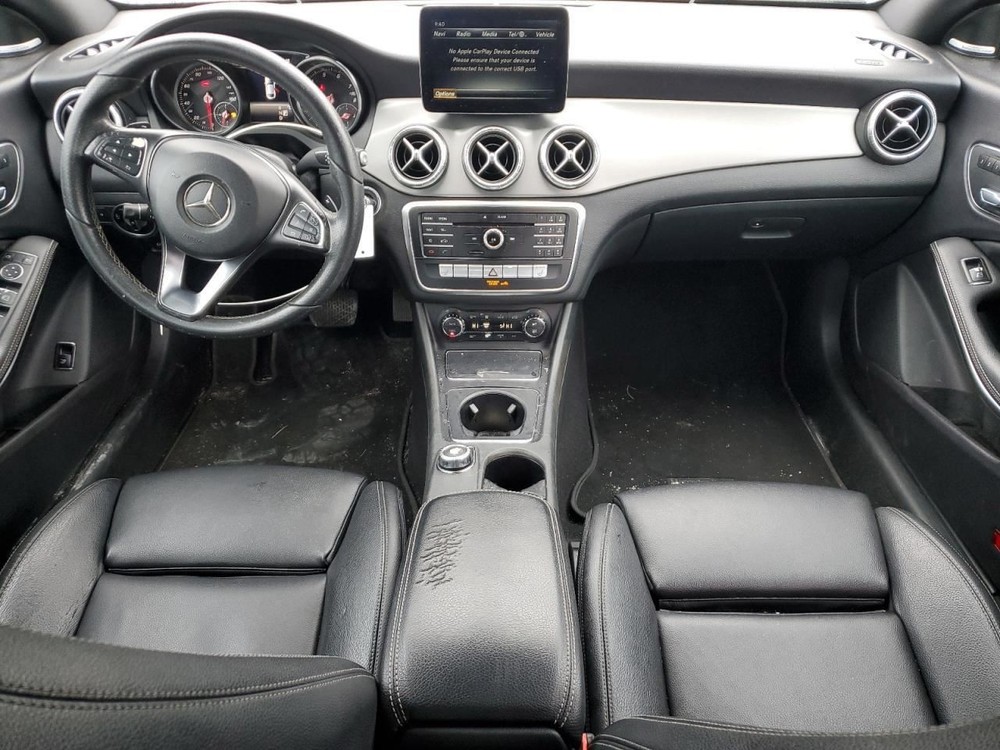 CLA250 2017 Glove Box 4934947