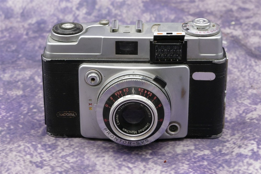 Dacora Super Dignette 35mm Viewfinder Camera (Meter Not Working)