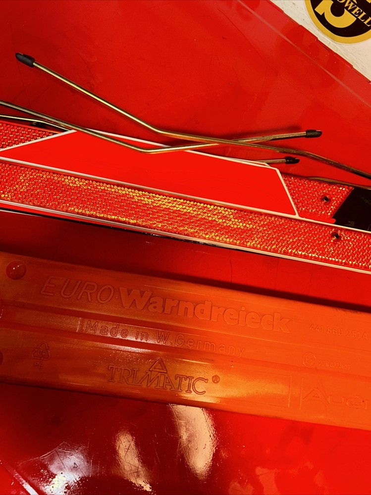 CLASSIC AUDI CAR 441 860 251 A WARNING TRIANGLE. TRIMATIC