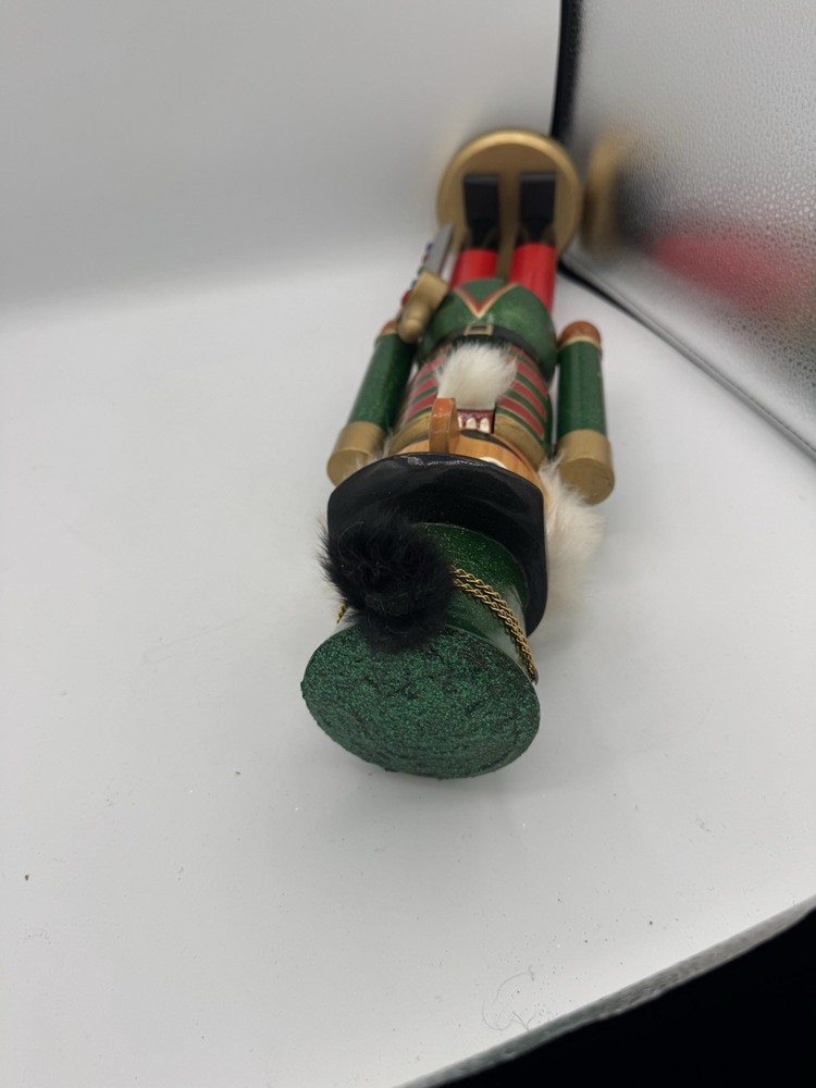 20 Inch Tall Nutchlracker Guard