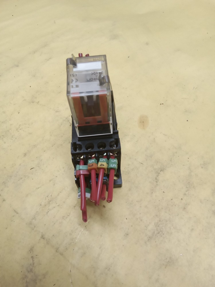 Omron Relay MY4 W/0980W1 Socket Base