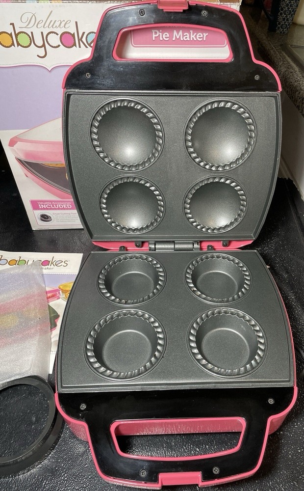 Babycakes Pie Maker PM-54S Clean