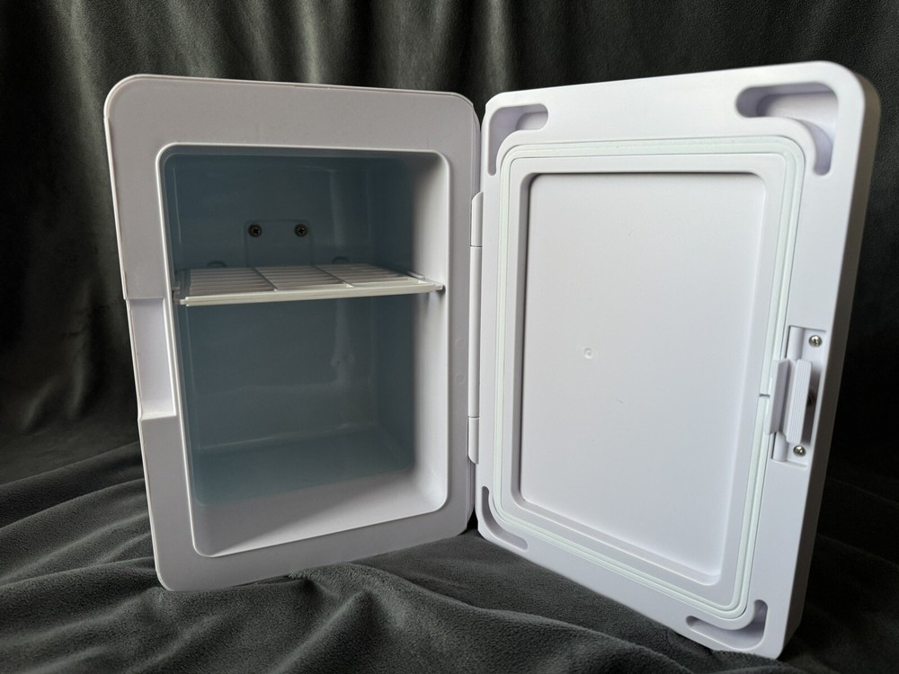 Personal Chiller Mini Fridge Small Space Cooler, White Marble