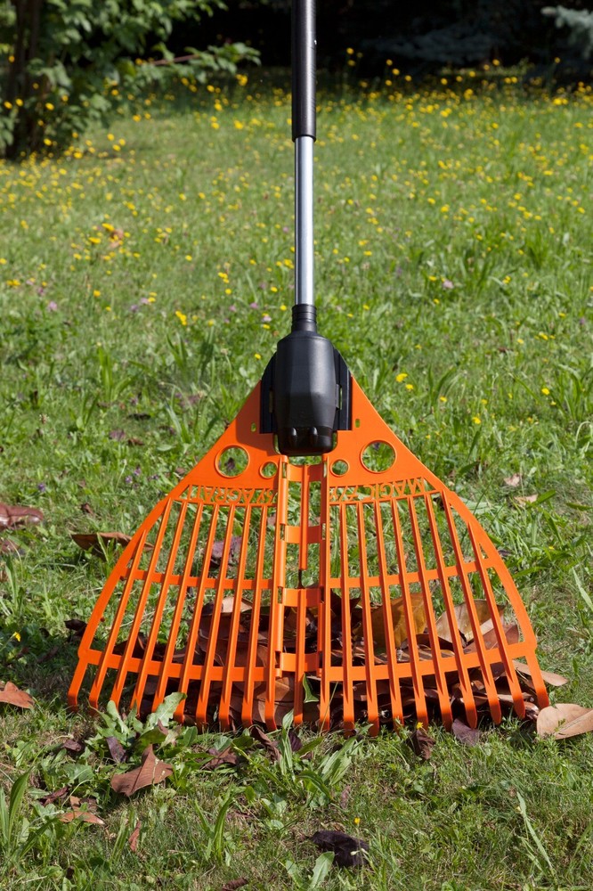 Agrati Magic Fly Leaf Rake / Lawn Rake - Detachable Handle